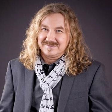 Игорь Николаев