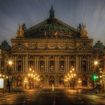 Стадион-проведения событий Опера Гарнье (Гранд Опера)