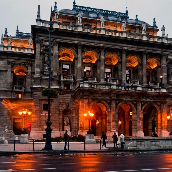 Стадион-проведения событий Erkel Theatre