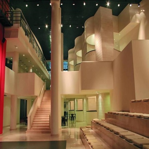 Стадион-проведения событий Малый зал Мастерской П.Фоменко