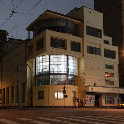 Стадион-проведения событий ДК им. Зуева